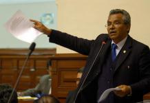 Excongresista Whashington Zeballos publica libro sobre descentralizaciÃƒÂ³n