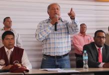 GOBERNADOR ATENDIO A LOS POBLADORES DE SANCHEZ CERRO EN PLENA PROTESTA