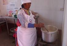 COLEGIOS ATENDIDOS POR QALI WARMA  EN MOQUEGUA RECIBEN VALES FISE