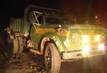 PUNO: PASAJEROS SE SALVAN DE MILAGRO TRAS CHOQUE DE VOLQUETE CON COMBI EN JULIACA