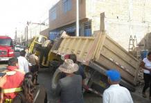 TACNA: OBRERO ES APLASTADO POR VOLQUETE Y FALLECE EN EL HOSPITAL UNANUE