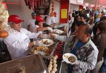 TACNA: CHILENOS SE RINDIERON ANTE EL SABOR DE LA COMIDA PERUANA