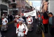 AREQUIPA: REALIZAN WITITEADA EN RESPALDO A MARTÃN VIZCARRA