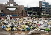 PUNO: ALUMNOS DE ESCUELA AFECTADOS POR BASURA EN JULIACA