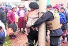 PUNO: POBLADORES CAPTURAN Y DESNUDAN A SUPUESTO LADRÃ“N DE CASAS