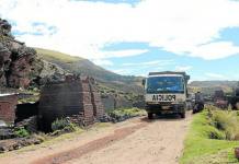 PUNO: 90 FAMILIAS DE LADRILLEROS NO QUIEREN IRSE DE TERRENO