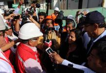 GOBERNADOR REGIONAL RECIBE EN HOSPITAL A MINISTRA DE SALUD Y PRIMER VICEPRESIDENTE DE LA REPÃšBLICA