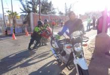 CHOCAN DOS MOTOS EN LA ESQUINA DEL SEMÃFORO DE CALLES PIURA Y LINO URQUIETA