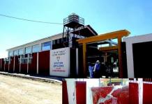 PUNO: ESCUELA QUE AÃšN NO FUE ENTREGADA SE CAE A PEDAZOS