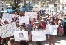 AREQUIPA: CAYLLOMINOS MARCHAN PARA EXIGIR SOLUCIÃ“N DE SIETE CRÃMENES