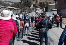 CUSCO: POLICÃAS Y MAESTROS SE ENFRENTAN EN EL PUENTE MARA - COTABAMBAS