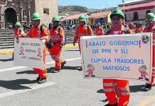 PUNO: MINEROS RECHAZAN EL â€œPAQUETAZO LABORALâ€ CON MARCHA Y PROTESTA