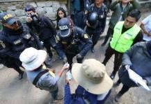 AREQUIPA: MOVILIZAN A 300 POLICÃAS DE AREQUIPA A REGIONES CON CONFLICTOS SOCIALES