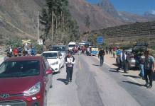 CUSCO: MAESTROS BLOQUEARON DE NUEVO LA VÃA FÃ‰RREA A MACHU PICCHU