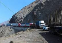 AREQUIPA: CONTINÃšA TRÃNSITO RESTRINGIDO EN LA PANAMERICANA SUR