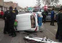 TACNA: MOTOTAXI CHOCA Y VUELCA EN DISTRITO ALBARRACÃN Y DEJA TRES PERSONAS HERIDAS
