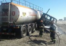 AREQUIPA: CHOQUE ENTRE CISTERNA Y AUTO DEJA DOS MUERTOS