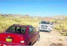 PUNO: POBLADORES CAPTURAN A DELINCUENTES QUE SECUESTRARON A TAXISTA