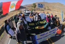 AREQUIPA: EMPIEZAN CON PADRÃ“N DE PROFESORES QUE REEMPLAZARÃN A HUELGUISTAS