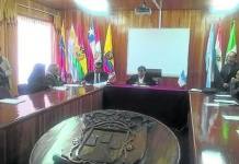 PUNO: CLOTILDE PINAZO ASUMIÃ“ EL CARGO DE ALCALDESA EN SESIÃ“N DE CONCEJO MUNICIPAL