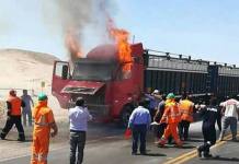 AREQUIPA: CONDUCTOR SE SALVA DE MORIR CARBONIZADO