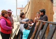 ILO: ALCALDE ENTREGÃ“ AYUDA HUMANITARIA A FAMILIA DAMNIFICADA POR INCENDIO