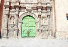 PUNO: PINTAS EN LA FACHADA DE LA CATEDRAL ALERTAN A LAS AUTORIDADES