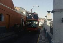 AREQUIPA: â€˜MIRABUSâ€™ SE LLEVA CABLES DE ALUMBRADO PÃšBLICO