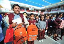 AREQUIPA: ESCOLARES CUMPLEN CON TENER UNA MOCHILA Y UN PLAN FAMILIAR DE EMERGENCIA EN CASA
