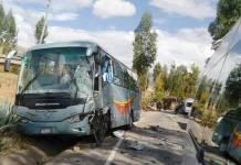 CUSCO: UNIDADES DE TURISMO COLISIONAN DEJANDO UN MUERTO Y VARIOS HERIDOS