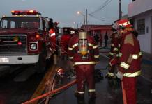 TACNA: INCENDIO EN TIENDA Y DEPÃ“SITO DE CERVEZA ALARMA A VECINOS DE LA NATIVIDAD