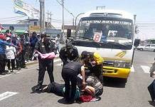 TACNA: BUS DE RUTA 8 ATROPELLA A MUJER QUE IBA A CRUZAR PISTA CON HIJA Y NIETA