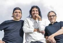 AREQUIPA: â€˜HUEVOS REVUELTOSâ€™ CON ENANITOS VERDES Y HOMBRES G