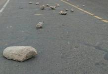 AREQUIPA: TRES MUJERES ARMADAS BLOQUEAN CARRETERA Y ROBAN 10 MIL SOLES A UN AGRICULTOR