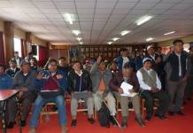 PUNO: DIRIGENTES SE ENCADENAN EN MUNICIPIO DE SAN ROMÃN