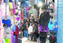 AREQUIPA: POLICÃA INCAUTA 60 MIL DÃ“LARES EN ZAPATILLAS DE CONTRABANDO