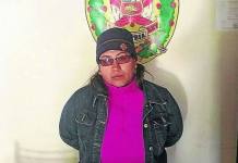 PUNO: COMERCIANTES ATRAPAN A PELIGROSA MUJER Y CASI LA LINCHAN