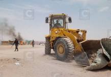 TACNA: CON APOYO DE POLICÃAS RETIRAN A USURPADORES DE TERRENO PARTICULAR