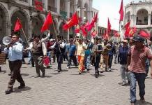 AREQUIPA: OBREROS DE CONSTRUCCIÃ“N CIVIL AMENAZAN CON PARALIZAR EN 40 OBRAS