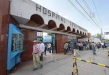 AREQUIPA: DIERON DE ALTA A BEBÃ‰ QUE NACIÃ“ SIN ASISTENCIA EN ESSALUD TRAS DOS DÃAS DE OBSERVACIÃ“N