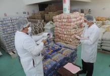 MOQUEGUA: QALI WARMA SUPERVISA QUE PROVEEDORES ENTREGUEN DESAYUNOS EN HORARIOS ESTABLECIDOS