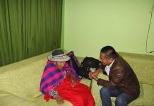 AREQUIPA: MADRE DE 106 AÃ‘OS RECIBE SERENATA Y REGALOS DE LA COMUNA DE MIRAFLORES