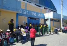 TACNA: MADRES HACEN â€œPLANTÃ“Nâ€ EN COLISEO PORQUE NO RECIBIERON CANASTAS