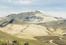 MOQUEGUA: IGP E INGEMMET SENSIBILIZAN A POBLADORES SOBRE EL VOLCÃN TICSANI