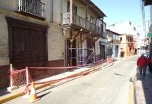 MOQUEGUA: GOBIERNO REGIONAL APUNTALA BALCONES DE CASONA ANTIGUA DE LA CALLE MOQUEGUA