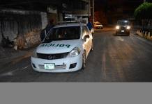 MOQUEGUA: AUTO CONDUCIDO POR POLICÃA CHOCA CONTRA VIVIENDA EN AV. BALTA