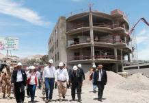 MOQUEGUA: PRESIDENTE VIZCARRA INSPECCIONA CONSTRUCCIÓN DE AULAS DE LA UNAM