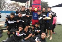 MOQUEGUA: DELEGACIÃ“N DE FÃšTBOL DE I.E. SIMÃ“N BOLÃVAR RECIBIÃ“ INDUMENTARIA DEPORTIVA DE PARTE DEL GOBIERNO REGIONAL