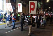 TACNA: POBLACIÃ“N SALE A LA CALLE PARA DEMOSTRAR SU ALEGRÃA POR DISOLUCIÃ“N DEL CONGRESO POR EL PRESIDENTE VIZCARRA