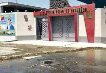 TACNA: CUATRO DÃAS DE ANIEGO DE DESAGÃœE PERJUDICÃ“ A COLEGIOS